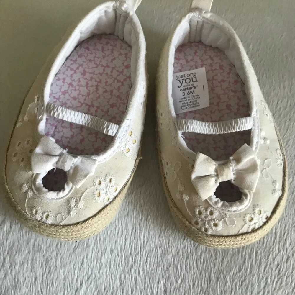 Adorable Baby Girl Bow Eyelet shoes